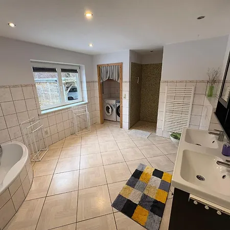 Grosses Haus Bei Rostock Luesewitzer Krug Bis 10 Personen בית נופש Sanitz