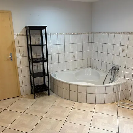 Grosses Haus Bei Rostock Luesewitzer Krug Bis 10 Personen Sanitz
