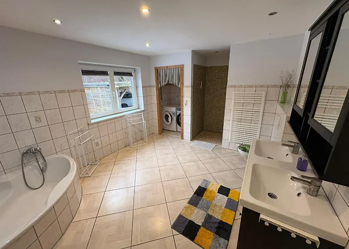 Grosses Haus Bei Rostock Luesewitzer Krug Bis 10 Personen בית נופש Sanitz