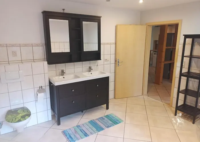 Grosses Haus Bei Rostock Luesewitzer Krug Bis 10 Personen *